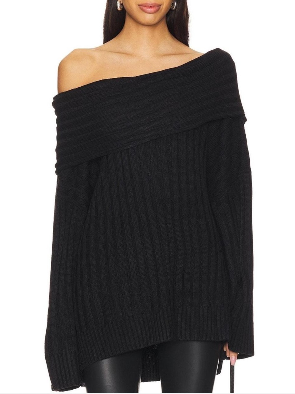 NWT WEWOREWHAT Oversized Off Shoulder Sweater Large Black 9829